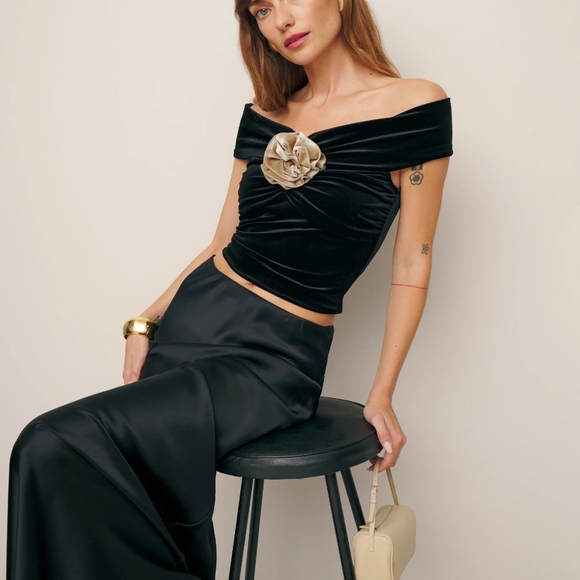 Reformation Emerald Knit Top in Black & Champagne - Picture 4 of 7